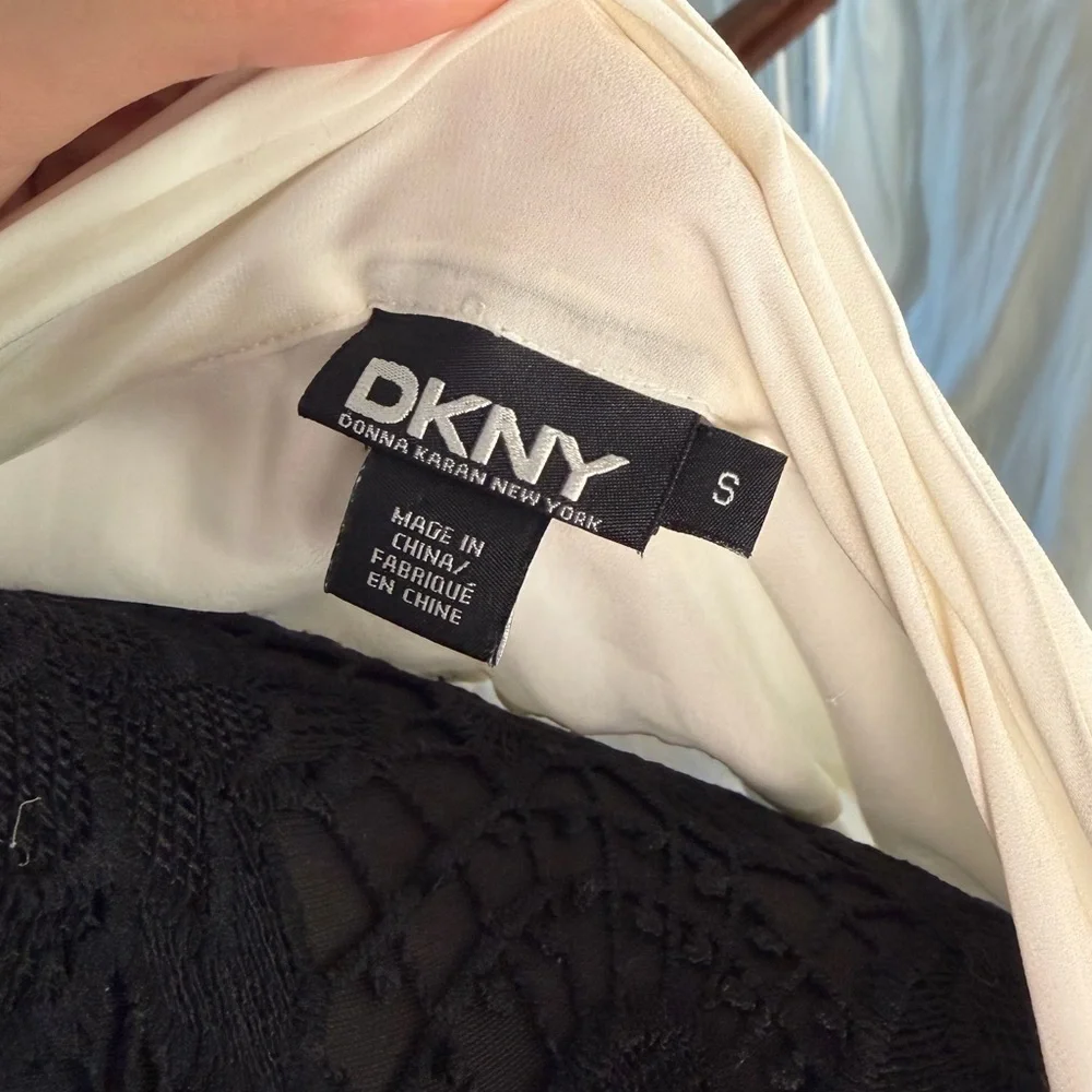 DKMY Elegant White blouse with bow✨ - Picture 6 of 7